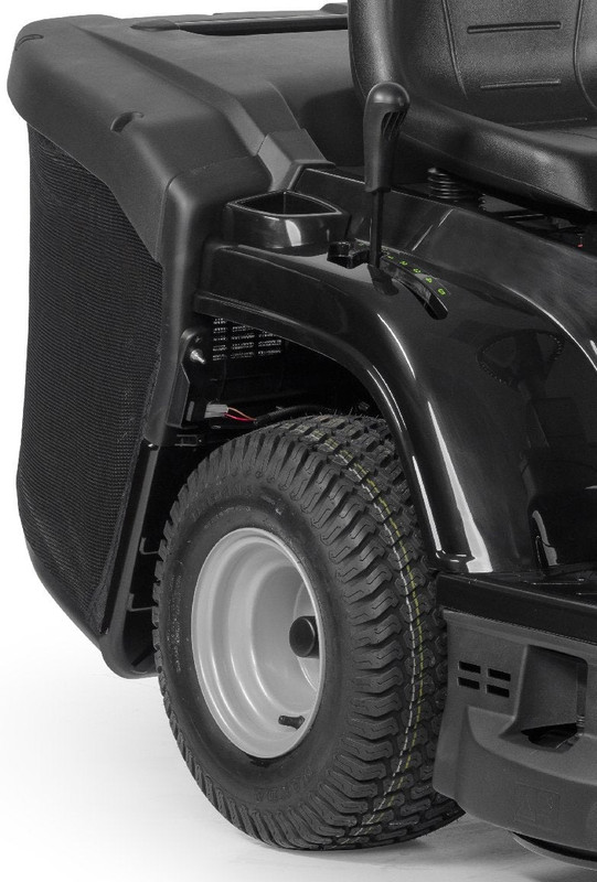 p1-5 Alpina Rasentraktor AT4 84 A – Kraft und Wendigkeit für Ihren Garten