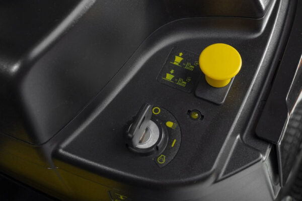 p1-6 Alpina Rasentraktor AT4 84 A – Kraft und Wendigkeit für Ihren Garten