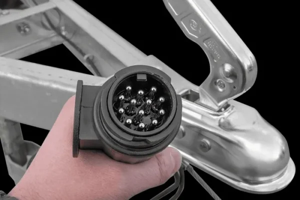 p17-8_result Autoanhänger kippbar 230x125 cm – UNITRAILER 750 kg mit blauer Hochplane und Hochspriegel